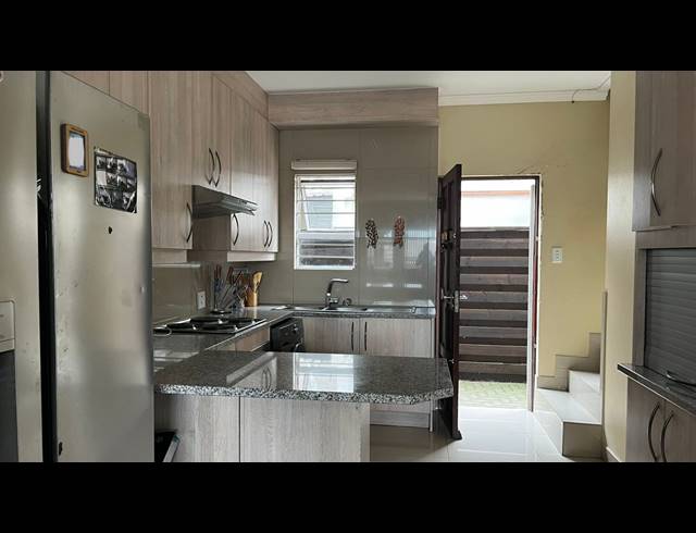 2 BEDROOM TOWNHOUSE FOR SALE IN MAYBERRY PARK